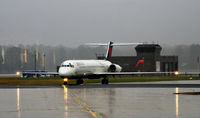 N912DL @ KRIC - Taxi to gate RIC - by Ronald Barker