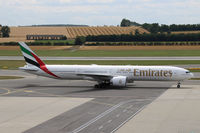 A6-ECD @ LOWW - Emirates B.777-300ER @ VIE - by Stefan Mager