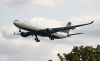 N814NW @ DTW - Delta A330-300 - by Florida Metal