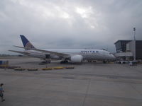 N26906 @ IAH - United Boeing 787-8 preparing for a flight to FRA - by Christian Maurer