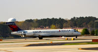 N934AT @ KATL - Landing Atlanta - by Ronald Barker