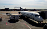 N902DE @ KATL - At the gate Atlanta - by Ronald Barker