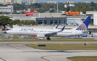 N69826 @ FLL - United - by Florida Metal