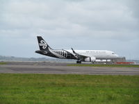 ZK-OXD @ NZAA - landing at AKL - by magnaman