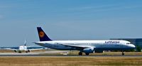 D-AIDM @ EDDF - Lufthansa, is here speeding up at Frankfurt Rhein/Main(EDDF) - by A. Gendorf