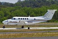 N93GA @ KPDK - Beech 300 Super King Air [FA-93] Atlanta-Dekalb Peachtree~N 22/04/2010 - by Ray Barber