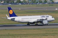 D-AIUL @ LFBO - Airbus A320-214, Landing and reverse thrust rwy 14R, Toulouse-Blagnac airport (LFBO-TLS) - by Yves-Q