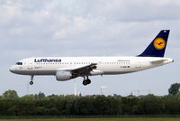 D-AIPK @ EDDL - Airbus A320-211 [0093] (Lufthansa) Dusseldorf~D 18/06/2011 - by Ray Barber