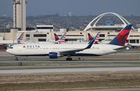 N194DN @ LAX - Delta - by Florida Metal