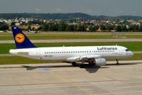 D-AIQH @ LSZH - Airbus A320-211 [0217] (Lufthansa) Zurich~HB 22/07/2004 - by Ray Barber