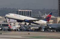 N389DA @ LAX - Delta