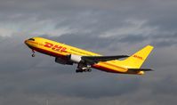 N656GT @ KPHX - Boeing 767-200 - by Mark Pasqualino