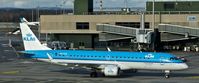 PH-EZS @ LSZH - KLM-Cityhopper, is here on the way to the gate at Zürich-Kloten(LSZH) - by A. Gendorf