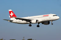 HB-JLP @ EDDH - Swiss International Airlines (SWR/LX) - by CityAirportFan