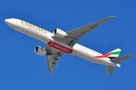 A6-ENL @ OMDB - Emirates B773 - by FerryPNL