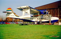 N423RS @ EGSU - Duxford 31.10.99 - by leo larsen