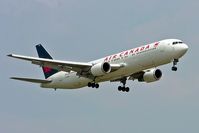 C-FOCA @ CYYZ - Boeing 767-375ER [24575] (Air Canada) Toronto-Pearson International~C 25/06/2005 - by Ray Barber