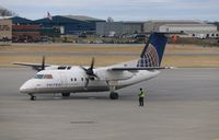 N360PH @ KALB - DHC-8-202