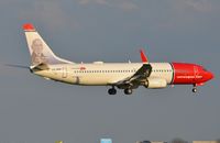 LN-NGF @ EHAM - Norwegian B738 about to land on runway 18C. - by FerryPNL
