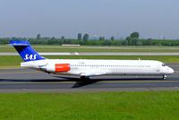 OY-KHW @ EDDL - McDonnell Douglas DC-9-87 [53348] (SAS Scandinavian Airlines) Dusseldorf~D 19/05/2005 - by Ray Barber