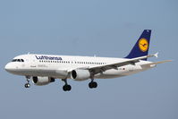D-AIPL @ LMML - A320 D-AIPL Lufthansa - by Raymond Zammit