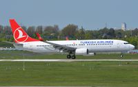 TC-JFP @ EDDL - Turkish B738 landing in DUS. - by FerryPNL