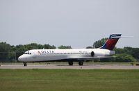 N951AT @ KFNT - Boeing 717-200