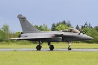 142 @ LFOA - Dassault Rafale C, Taxiing to parking area, Avord Air Base 702 (LFOA) Open day 2016 - by Yves-Q