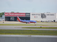 N963WN @ CMH - Southwest Boeing 737-7H4 - by Christian Maurer