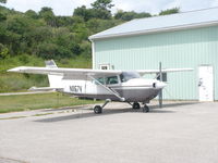 N1167V @ 8G6 - Cessna R172K - by Christian Maurer