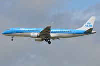 PH-EXA @ EGLL - KLM Cityhopper ERJ190 - by FerryPNL