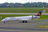D-ACPB @ EDDL - Canadair CRJ-700 [10013] (Lufthansa Regional/Cityline) Dusseldorf~D 18/05/2005 - by Ray Barber
