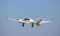 OE-FJW @ KOSH - Diamond DA-42M-NG