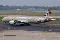A6-BLI @ EDDL - Etihad B789 taxying for departure from DUS - by FerryPNL