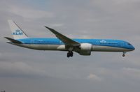 PH-BHA @ EHAM - KLM - Royal Dutch Airlines Boeing 787-9 Dreamliner - by Andi F