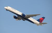 N682DA @ LAX - Delta - by Florida Metal