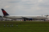 N836MH @ EGLL - Taxiing - by micka2b