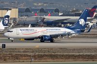 N861AM @ KLAX - AeroMexico B738 - by FerryPNL