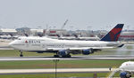 N670US @ KATL - Arriving at Atlanta - by Todd Royer