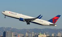 N156DL @ KLAX - Delta B763 taking-off. - by FerryPNL