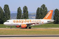 HB-JYB @ LFSB - Airbus A319-111, Taxiing to holding point Bravo rwy 15, Bâle-Mulhouse-Fribourg airport (LFSB-BSL) - by Yves-Q