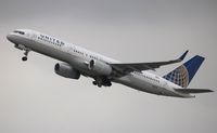 N18119 @ LAX - United - by Florida Metal