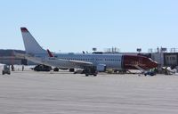 LN-NGZ @ KMKE - Boeing 737-800 - by Mark Pasqualino