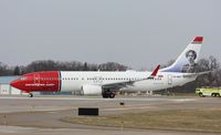LN-NGY @ KRFD - Boeing 737-800