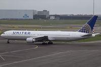 N649UA @ EHAM - Amsterdam 2017 - by Roberto Cassar