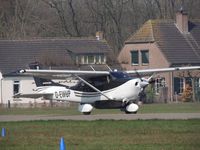 D-EWUP @ EHSE - cessna206 ready for takeoff - by fink123