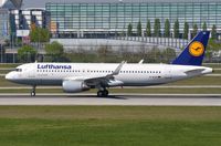 D-AIUV @ EDDM - Lufthansa A320 departing. - by FerryPNL