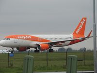 G-EZPN @ EHAM - EASYJET ON TAXI ROUTE TO 36C - by fink123