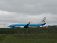 PH-BXP @ EHAM - KLM 737 ON QUEBEC - by fink123