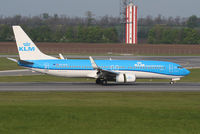 PH-BGB @ LOWW - KLM Boeing 737 - by Andreas Ranner